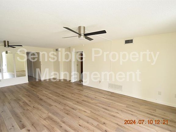 3rd image of 606 S Betty Ln APT 1