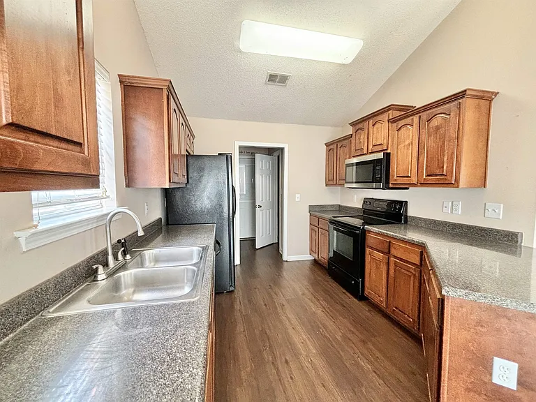 9879 Averbury Dr — Photo 19