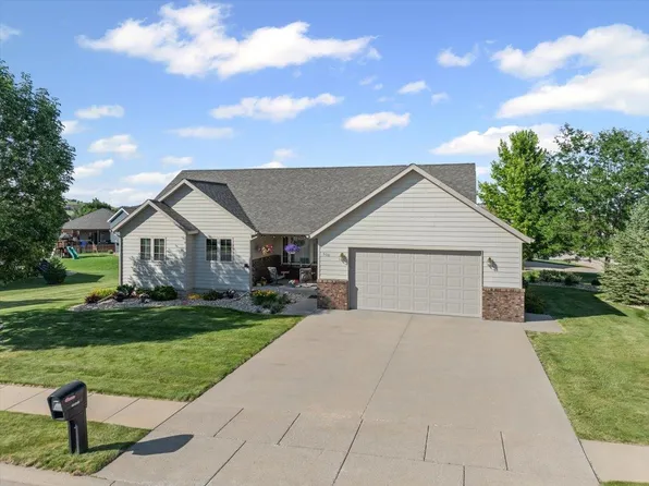 608 Silverleaf Dr, Spearfish, SD 57783