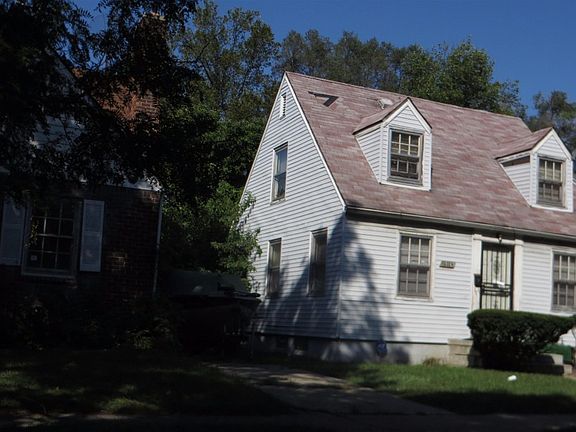 3rd image of 19163 Mansfield St