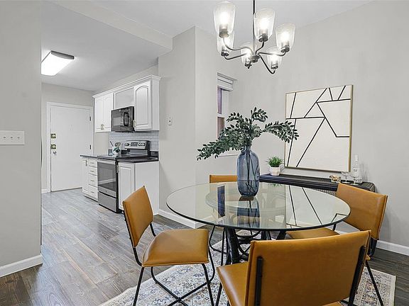 4th image of 4508 McPherson Ave APT 2E