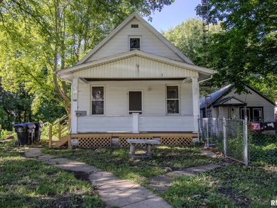 905 W Taylor St, Bloomington, IL, 61701