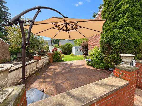 14 Panteline Ter, Watertown, MA 02472