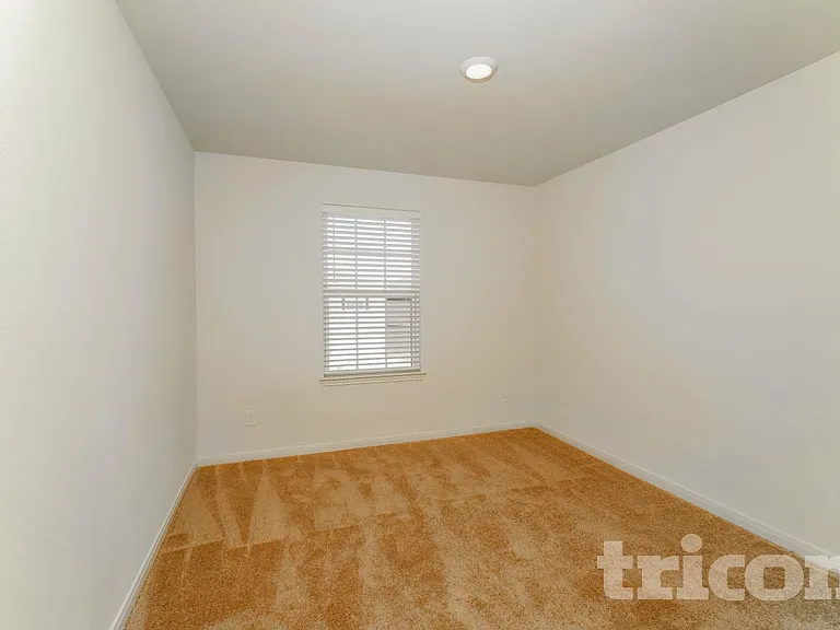 10918 Chatham Ct — Photo 11