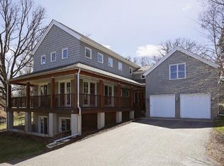 211 Cutacross Rd, Golden Valley, MN 55422