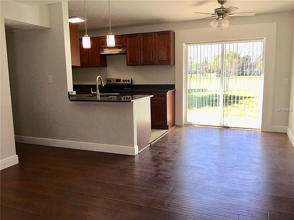 4th image of 902 S Solandra Dr