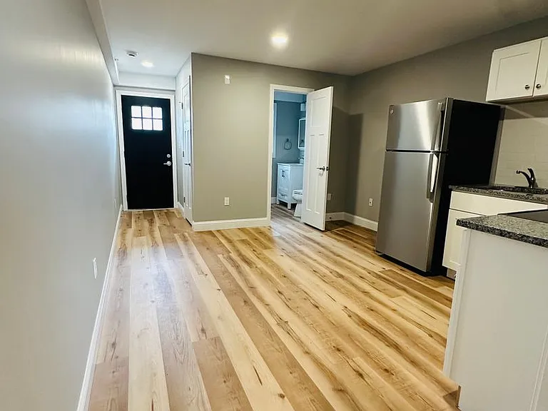 371 Elm St — Photo 8