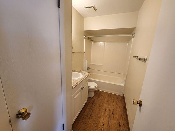 3rd image of 3024 Denver St APT 2