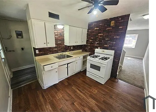 2 bed, 896 sqft, $1,300 — Photo 4