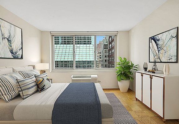 3rd image of 333 E 45th St APT 15B