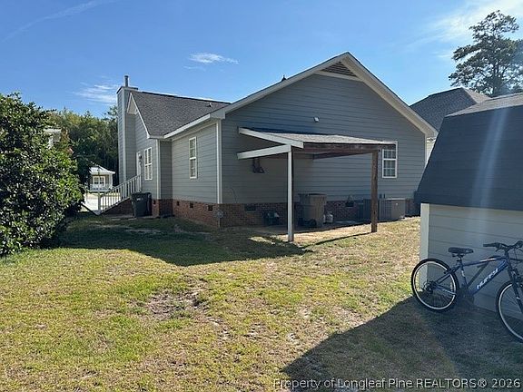 4th image of 352 Grays Ln
