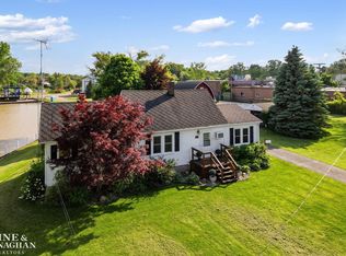 1053 Fred W Moore Hwy, Saint Clair, MI 48079