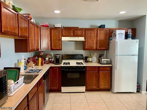 5th image of 1 Crestmont Ct