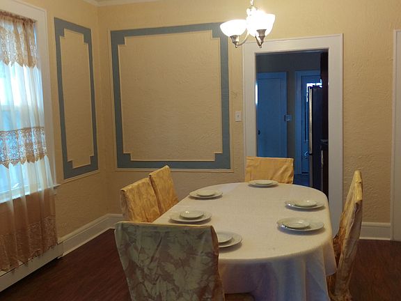 Formal Dining