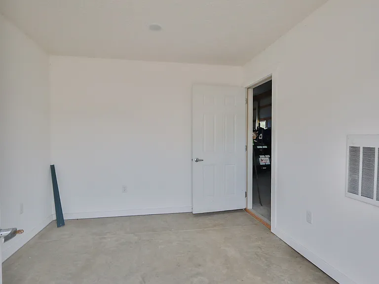 7525 Paradise Point Rd — Photo 9