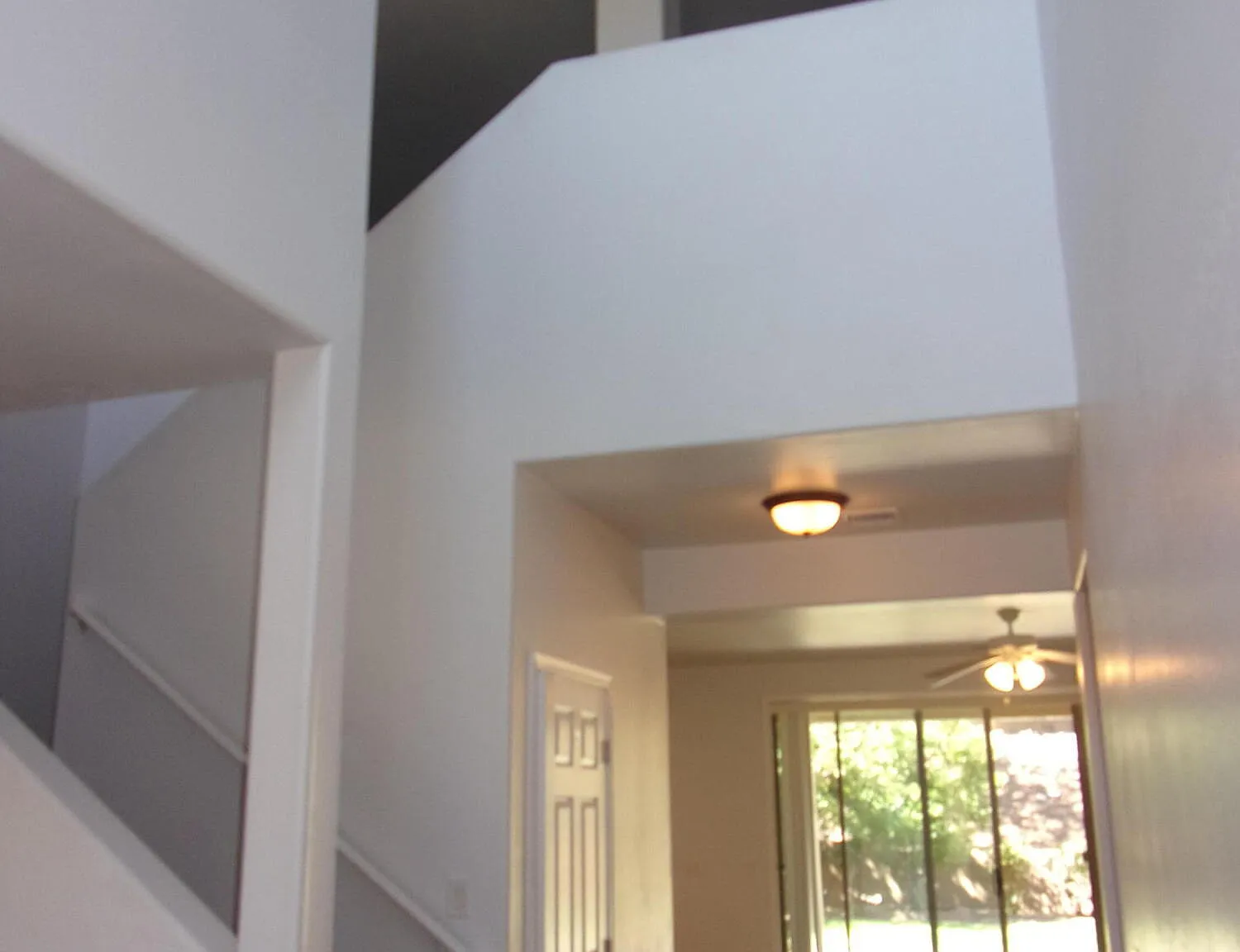3 bed, 2.5 bath, 2902 sqft, $3,044 — Photo 3