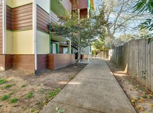 9257 SE Clinton St #401, Portland, OR 97266