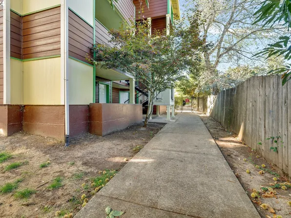 9257 SE Clinton St #401, Portland, OR 97266