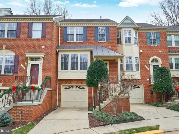 1385 Park Garden Ln, Reston, VA 20194