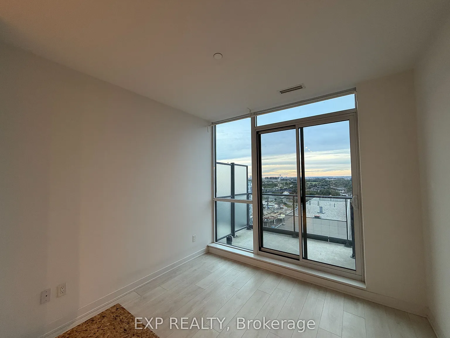 1 bed, $2,100 — Photo 4