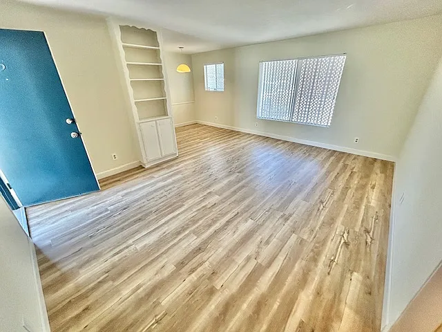 4430 North Ave #5 — Photo 5