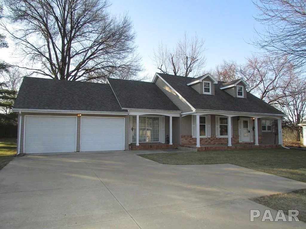 1910 Saint Clair Dr photo 1