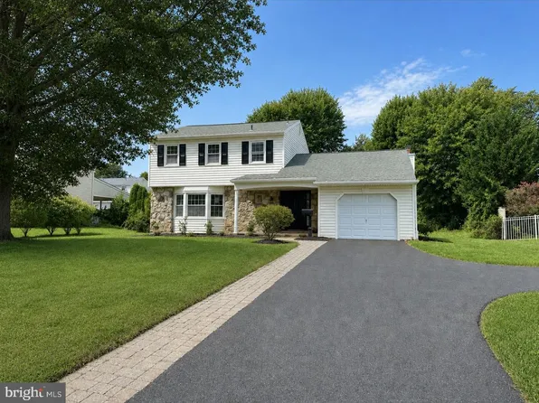 884 Stirrup Ln, Warrington, PA 18976
