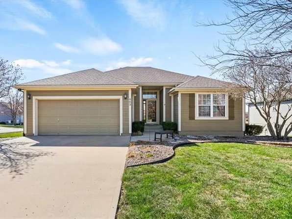 803 NW Redbud Dr, Grain Valley, MO 64029
