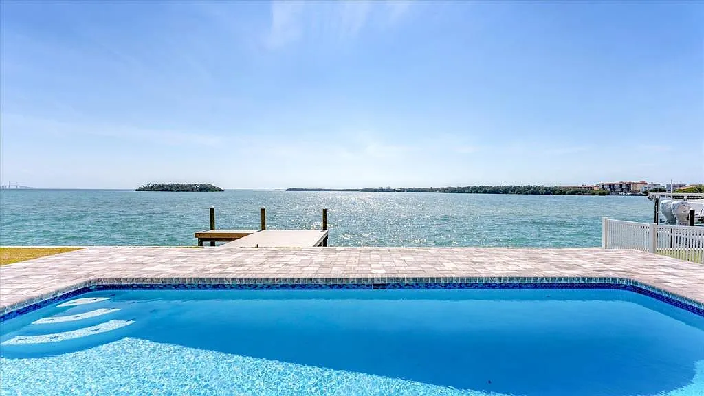 4 bed, 4.0 bath, 3536 sqft, $10,000 — Photo 1