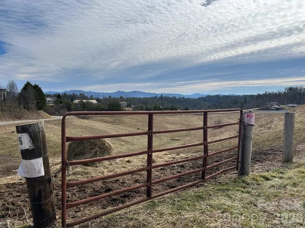 2776 Bend Of Ivy Rd, Marshall, NC 28753