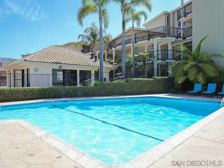 8263 Camino Del Oro #372 — Photo 23