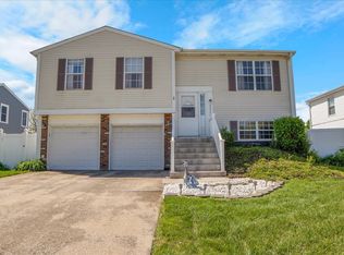 8049 W Norwood Dr, Frankfort, IL 60423