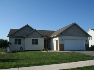 377 W Overlook Dr, Ellsworth, WI 54011