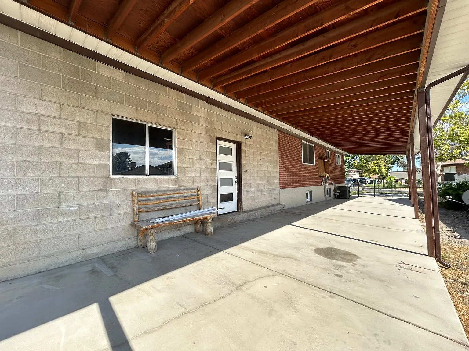 4 bed, 1850 sqft, $2,500 — Photo 3