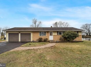 16 Betty Ln, Limerick, PA 19468