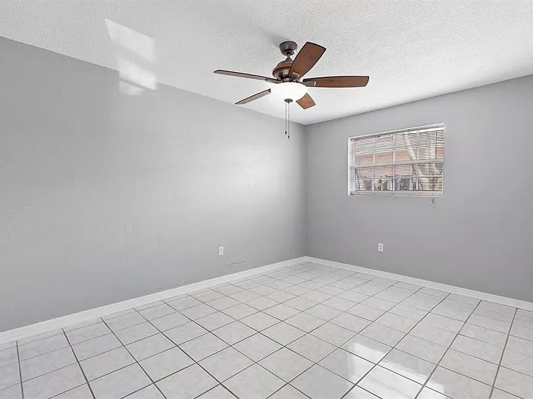 821 SW 4th St #1 — Photo 6