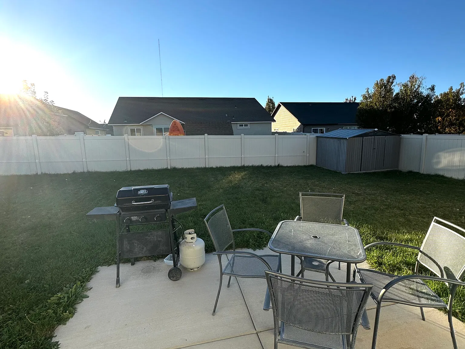 3 bed, 6011 sqft, $2,250 — Photo 3
