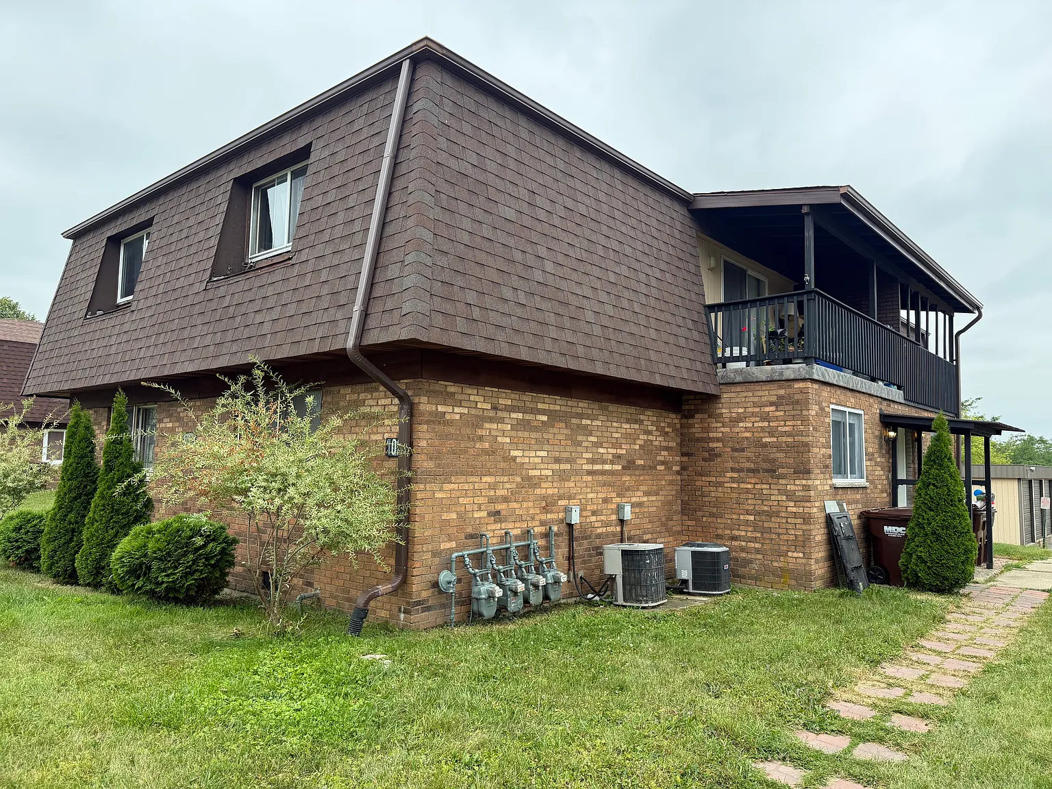 2 bed, 825 sqft, $1,400 — Photo 3