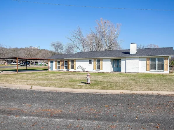 2813 NE Park Dr, Mineral Wells, TX 76067