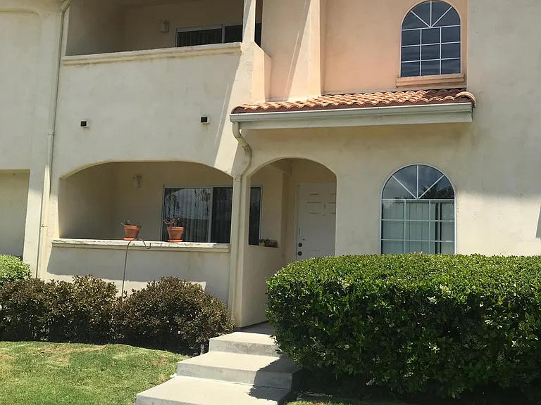1430 Monroe Ave — Photo 2