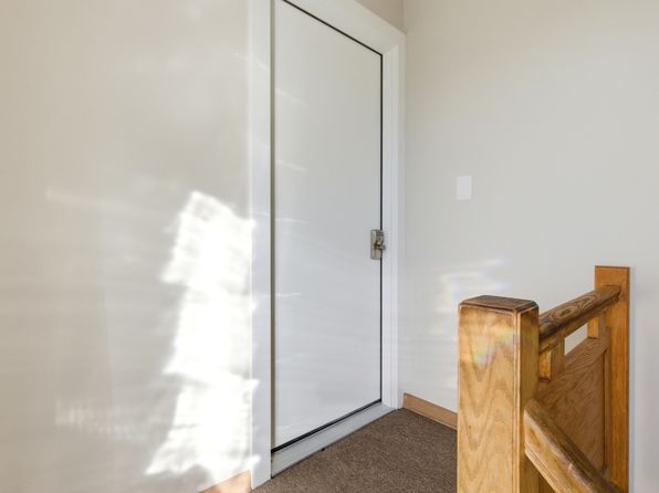 1215 Balmoral Ave #1