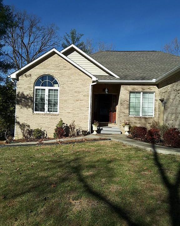 1st image of 2923 Embassy Dr