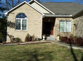 2923 Embassy Dr, Roanoke, VA 24019
