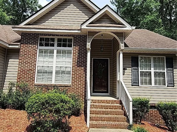 6027 Saint Andrews Dr, Sanford, NC 27332