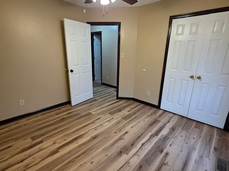513 Roundtree Dr — Photo 13