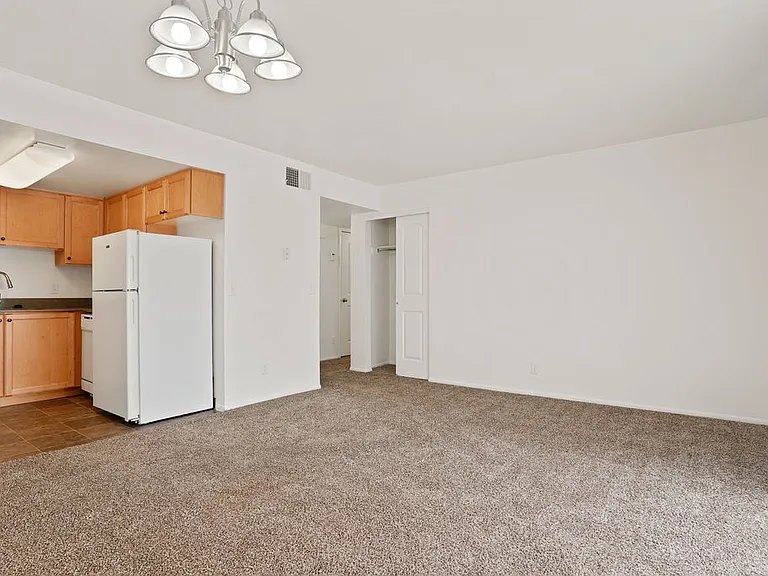 Regency Apartments — Photo 6