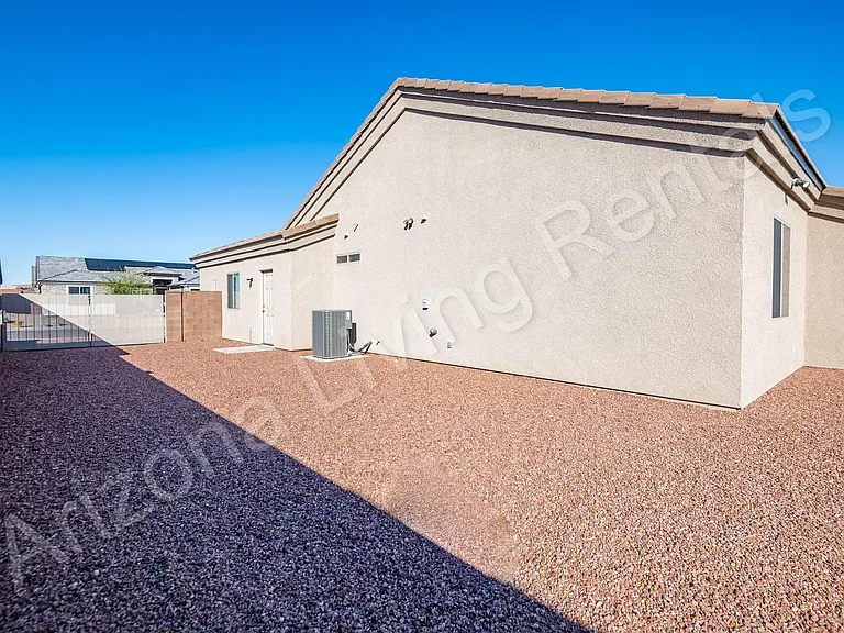 1726 E Aloe St — Photo 31