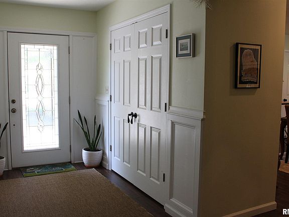 3rd image of 605 Terrace Dr