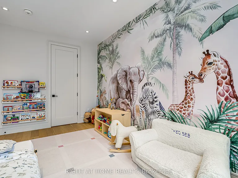 585 Montbeck Cres — Photo 30