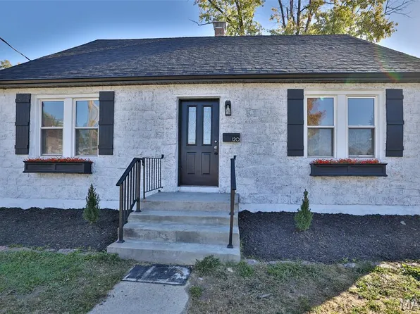 120 E Crestview Dr, Columbia, IL 62236